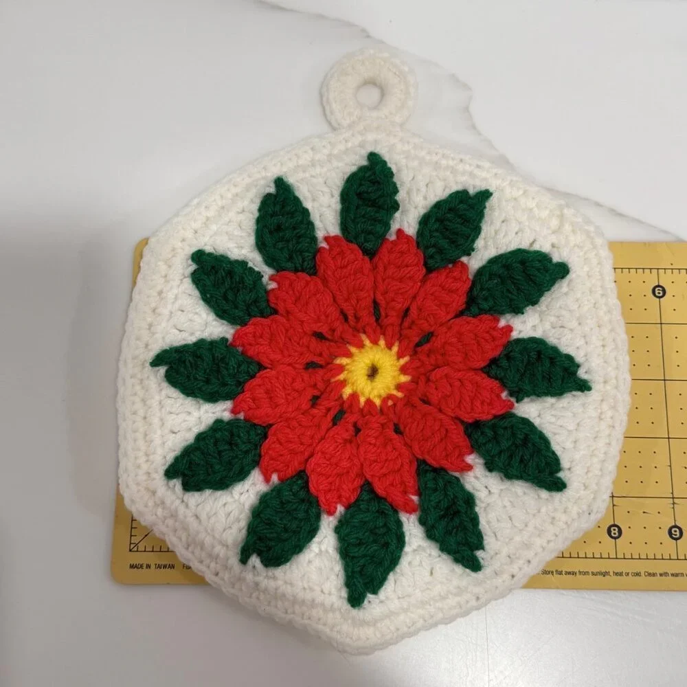 Vintage Handmade‎ Christmas Chrochet 3D Poinsettia Potholder Kitchen Decor